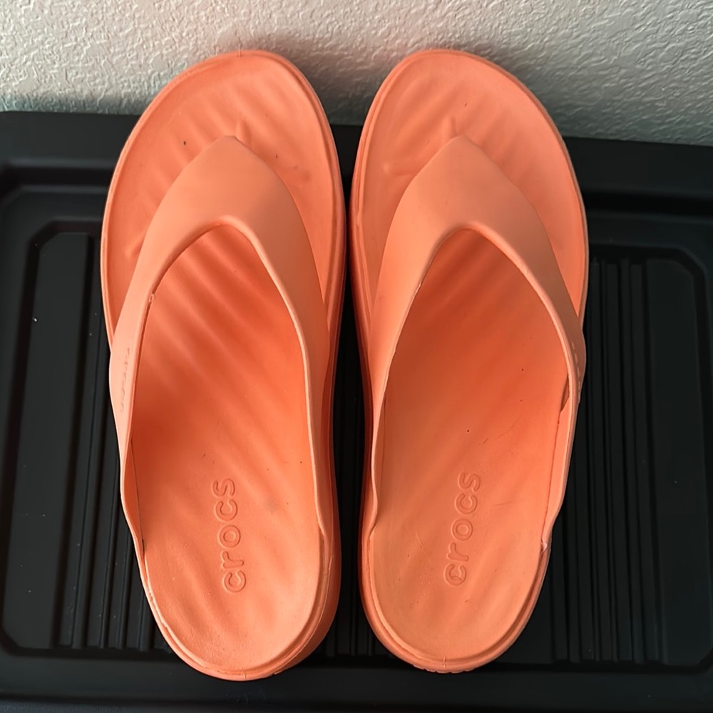 Crocs Women's Orange Flip Flops Platform Style size 10